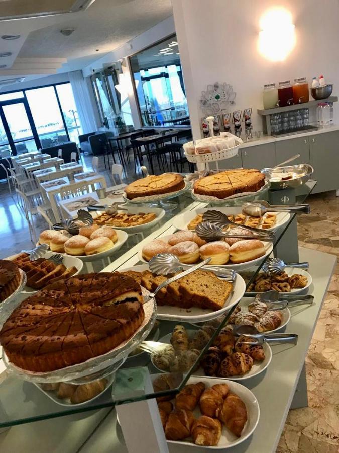 Hotel Tritone Rimini Eksteriør bilde